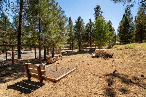 Tiny photo for 51445 Ash Road, La Pine, OR 97739 (MLS # 220222348)