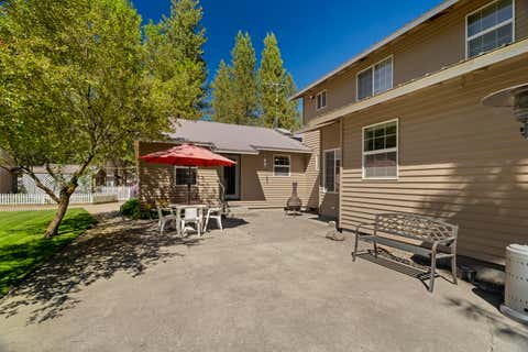 Tiny photo for 51445 Ash Road, La Pine, OR 97739 (MLS # 220222348)