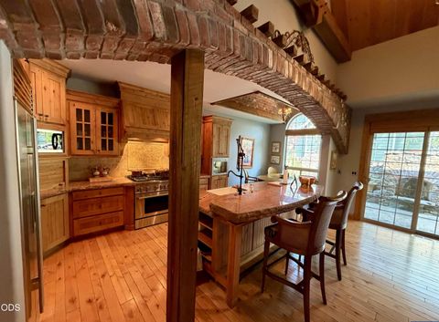 Tiny photo for 61212 Gorge View Street, Bend, OR 97702 (MLS # 220224092)