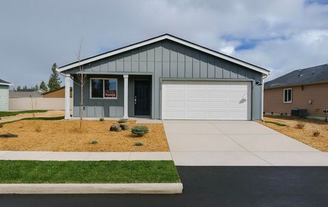 Photo of 16650 Grey Pine Street, La Pine, OR 97739 (MLS # 220212442)