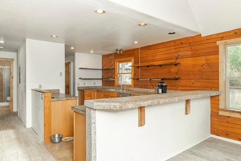 Tiny photo for 125 Warren Road, Selma, OR 97538 (MLS # 220213915)