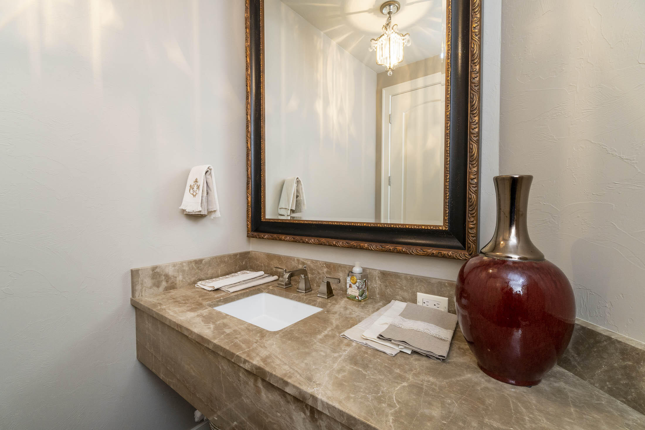 Broken Top - Residential