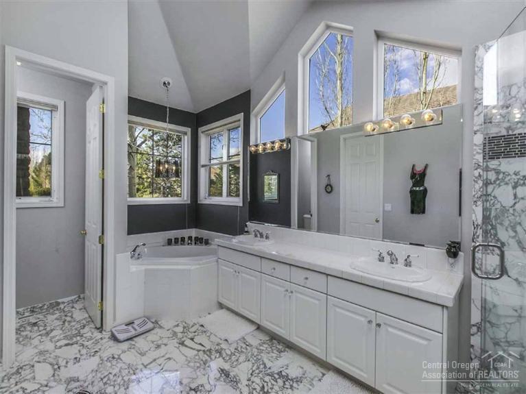 Broken Top - Residential