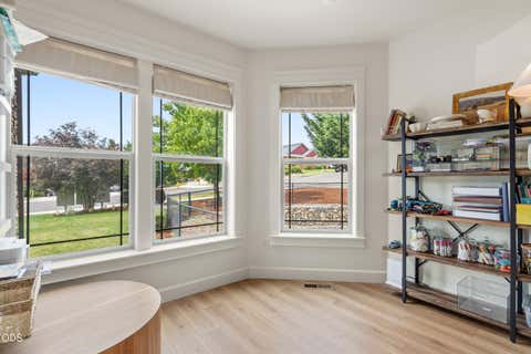 Tiny photo for 4401 Vista Pointe Drive, Medford, OR 97504 (MLS # 220224129)