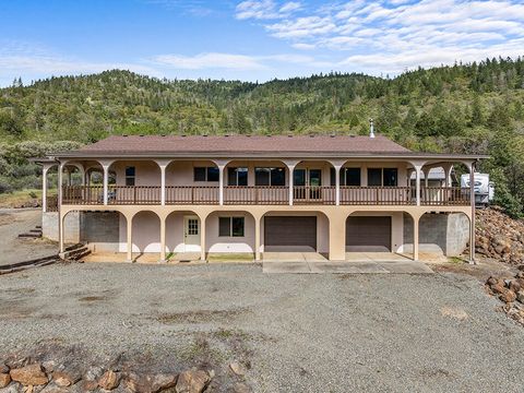Photo of 10300 N Applegate Road, Grants Pass, OR 97527 (MLS # 220219360)