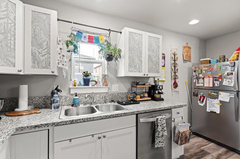 Tiny photo for 7834 Jacqueline Way, White City, OR 97503 (MLS # 220213554)