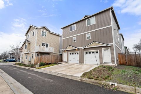 Tiny photo for 7834 Jacqueline Way, White City, OR 97503 (MLS # 220213554)