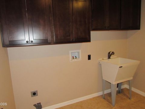 Tiny photo for 5545 Sturdivant AVE, Klamath Falls, OR 97603 (MLS # 220223749)