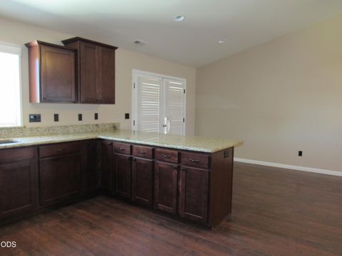 Tiny photo for 5545 Sturdivant AVE, Klamath Falls, OR 97603 (MLS # 220223749)