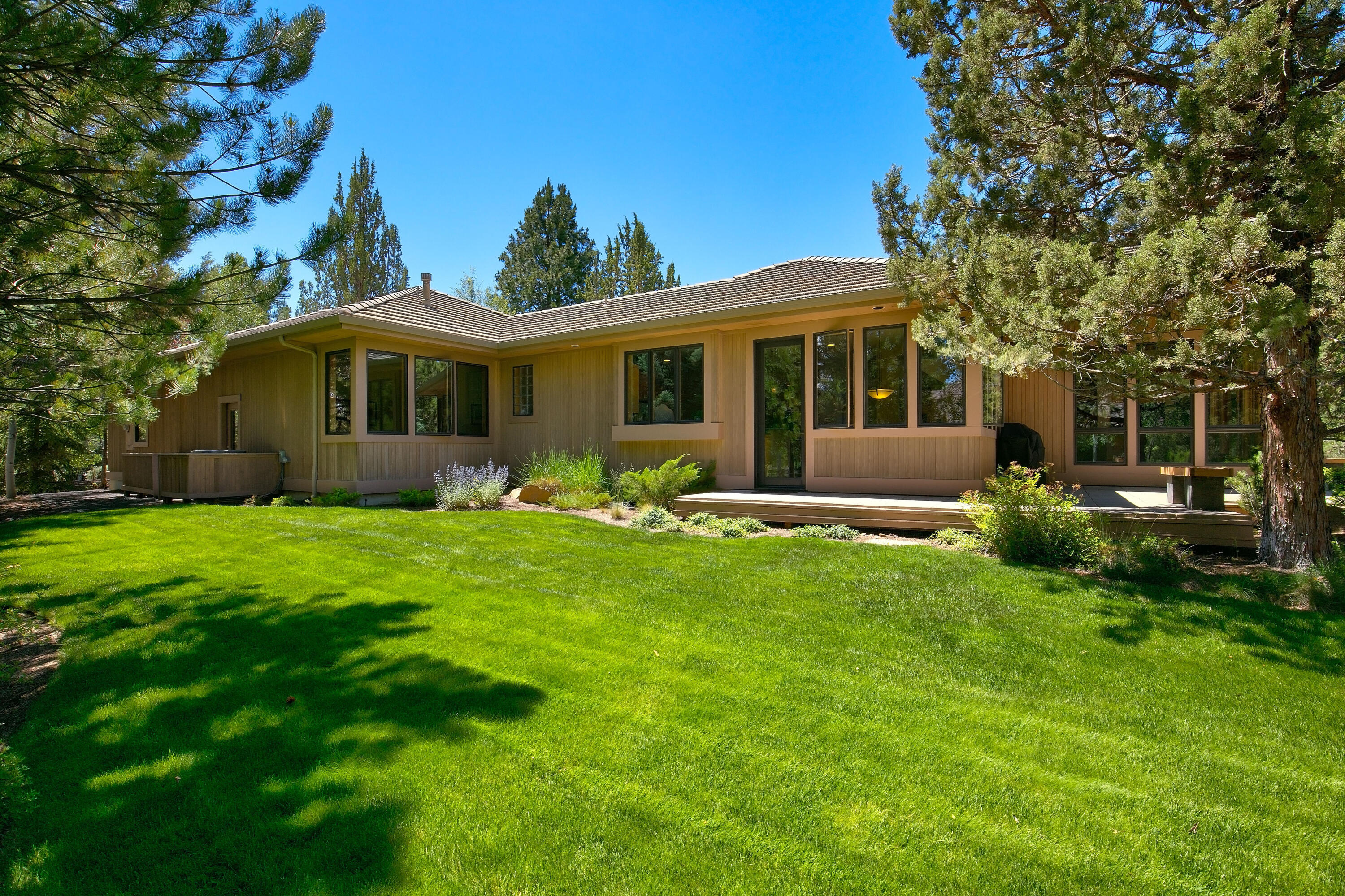 Broken Top - Residential