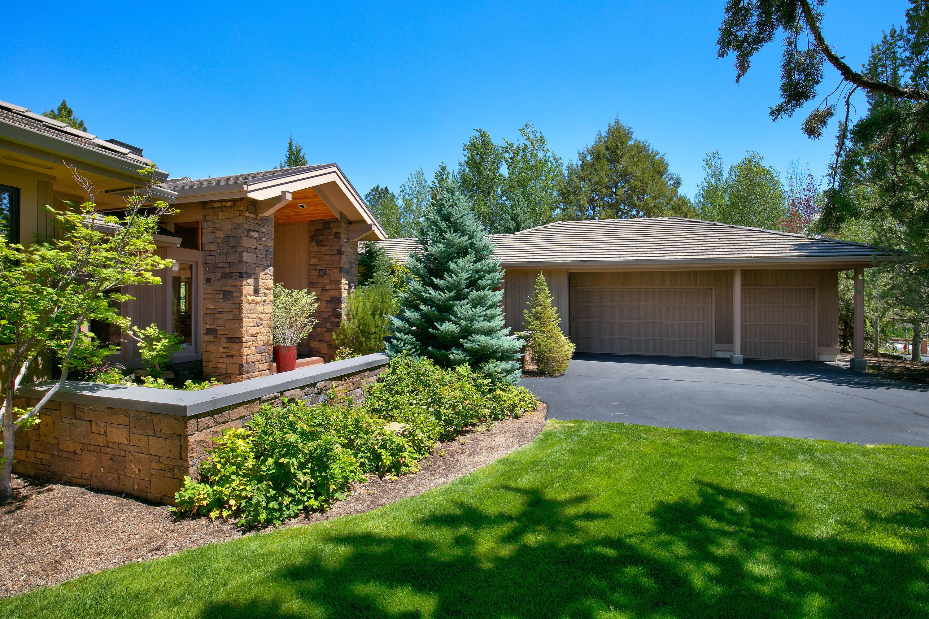 Broken Top - Residential