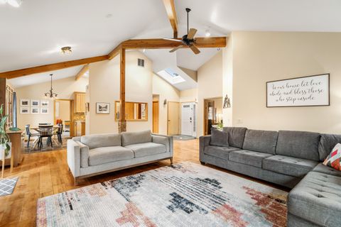 563 NE Soaring Court Bend OR 97701