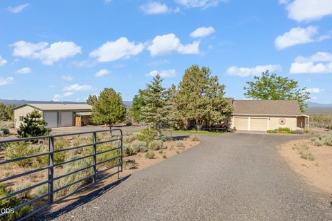 Photo of 13753 SW Sego Lily Road, Powell Butte, OR 97753 (MLS # 220223288)