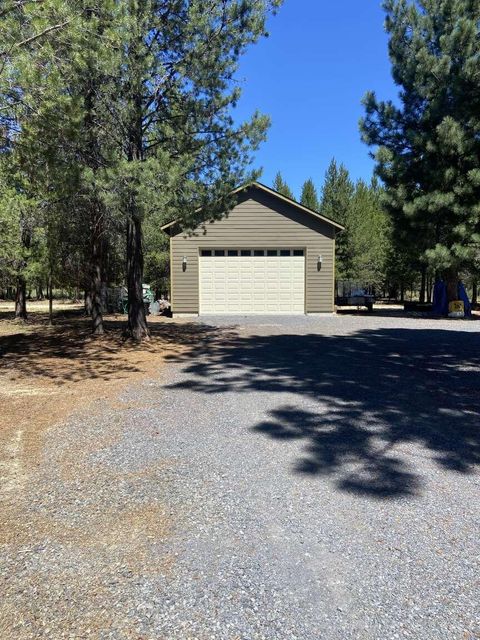 Tiny photo for 147853 Mabel Drive, La Pine, OR 97739 (MLS # 220206783)