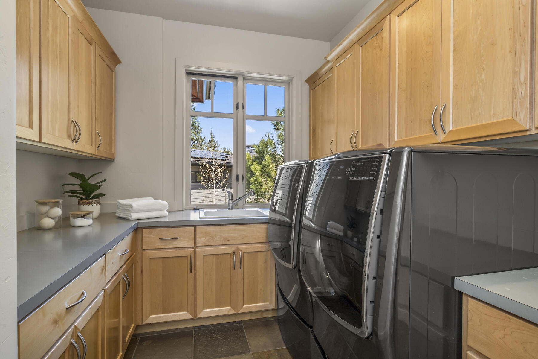 Skyliner Summit - Residential