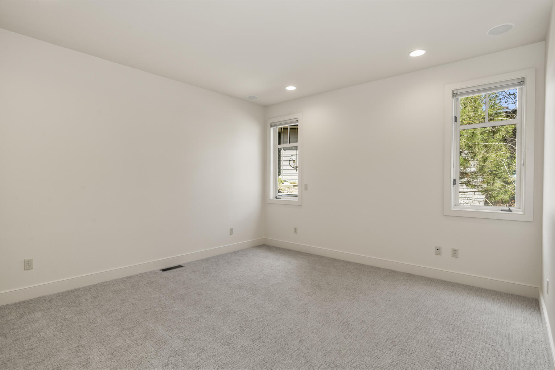 Skyliner Summit - Residential