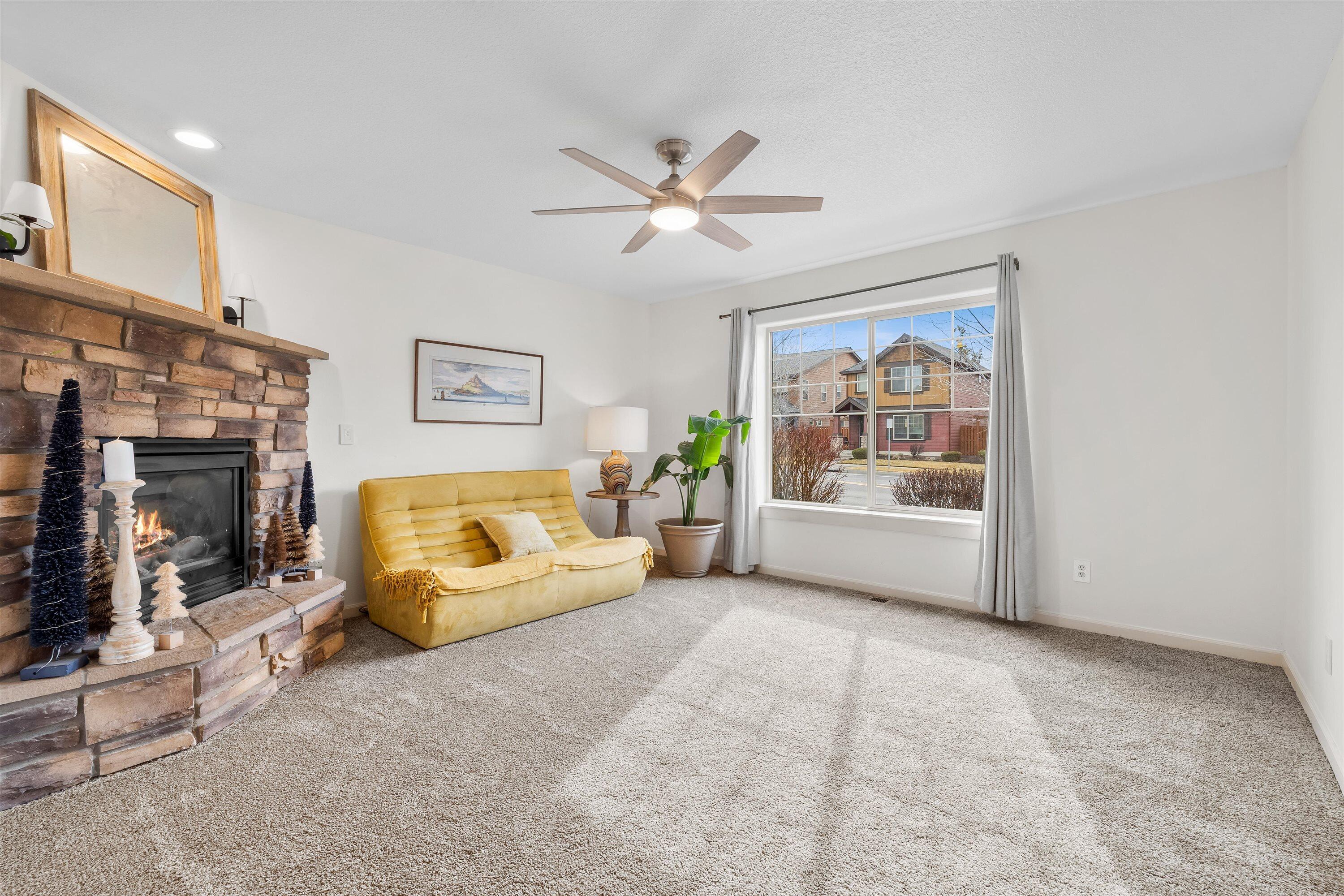 20456 Brentwood Avenue