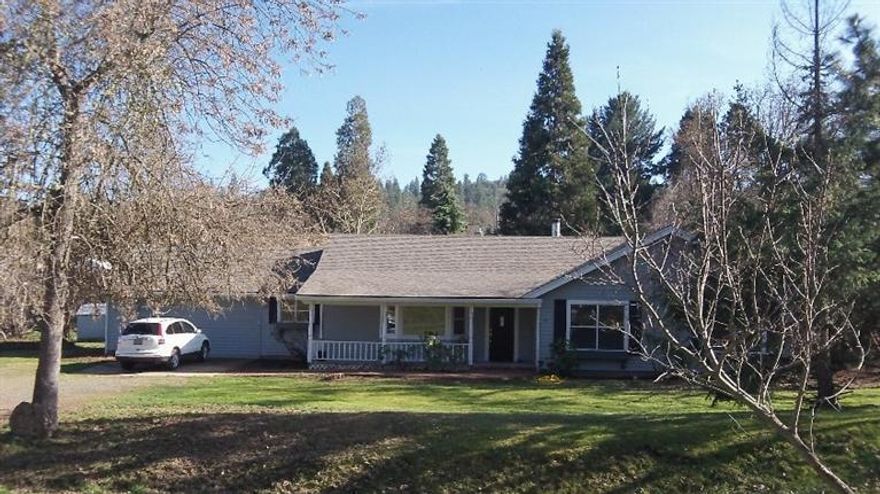 SELLER MOTIVATED! Home plus potential building lot within Jacksonville city limits! Enjoy one-level with vaulted living room, dining room and Master Bedroom with walk-in closet. Refinished wood floors and new neutral carpeting, new stainless steel kitchen appliances, and fresh interior paint. Separate laundry room, over-sized double garage, newly painted front porch, covered back patio, and fenced rear yard for summer evenings. All on large .68 acre lot(which has the potential to be divided!) The home was custom built in 1990 by Gary Shaw Construction (new roof within the past 5 years) Move-in ready!