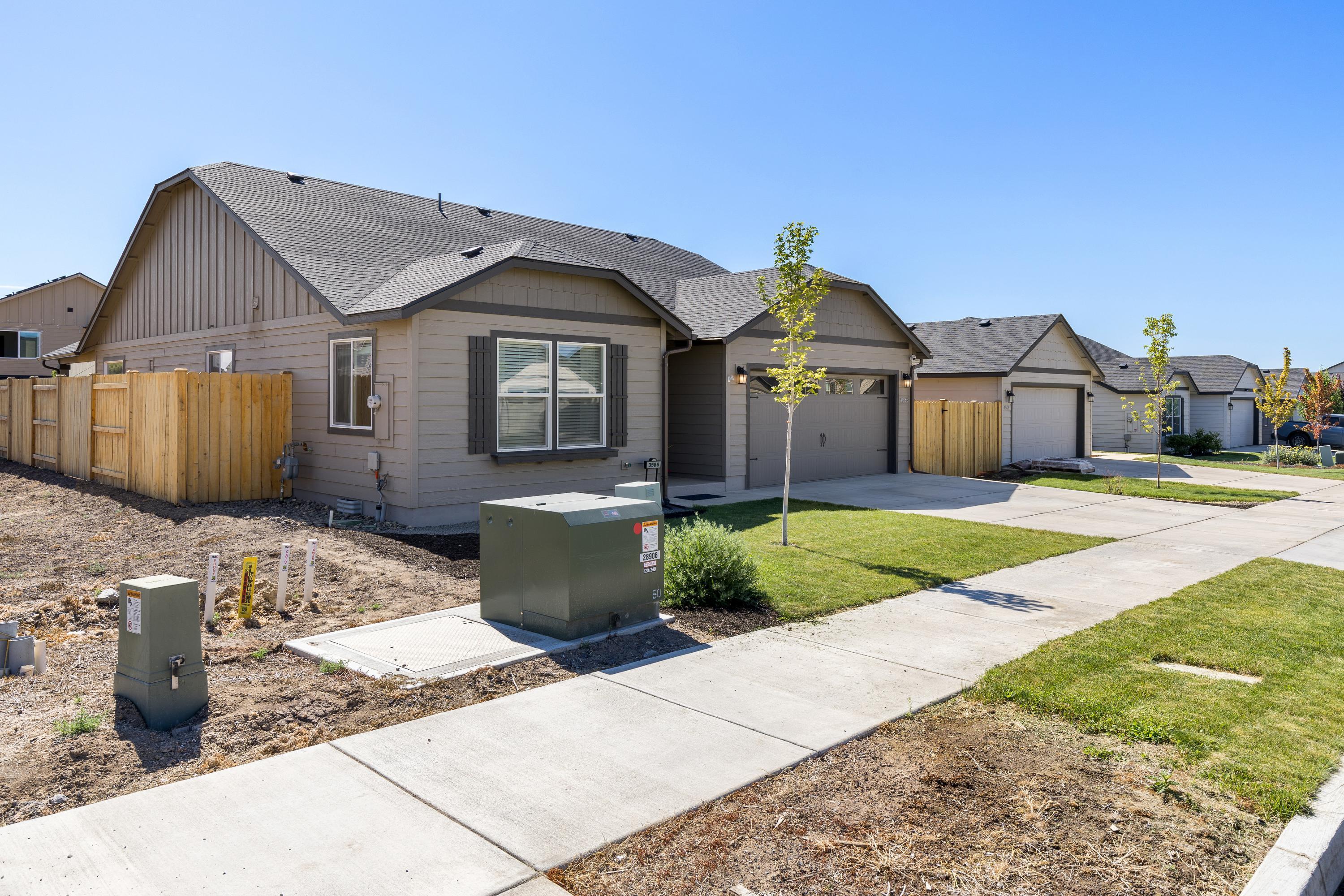 3586 NW 9th Street