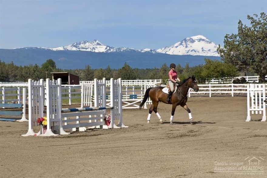 Future Street Farm is a Premiere Equestrian Estate. Cascade Mountain Views from 39 ac with 33 acres Irrigation with underground sprinkler system. Custom Single Level Home: 4345 sf 3 bed, 3.5 bath radiant floor heat, gourmet kitchen, butler's pantry, formal dining, office, living & family room. Property features: Guest home, 80x200 indoor arena w/viewing area & office, 150x300 outdoor arena, both arenas have professional designed footing, 80' round pen, Eurowalker, 10 stall show barn w/heated tack room.