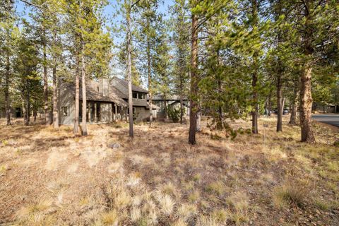 Tiny photo for 17894 Red Cedar Lane, Sunriver, OR 97707 (MLS # 220212252)