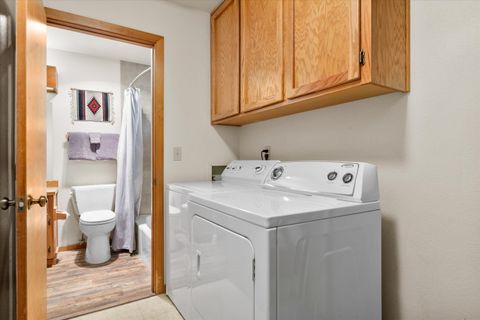 Tiny photo for 17894 Red Cedar Lane, Sunriver, OR 97707 (MLS # 220212252)