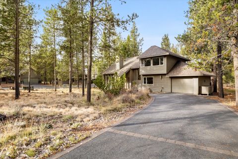Tiny photo for 17894 Red Cedar Lane, Sunriver, OR 97707 (MLS # 220212252)