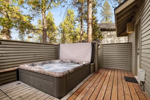 Tiny photo for 17894 Red Cedar Lane, Sunriver, OR 97707 (MLS # 220212252)