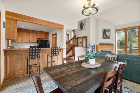 Tiny photo for 17894 Red Cedar Lane, Sunriver, OR 97707 (MLS # 220212252)