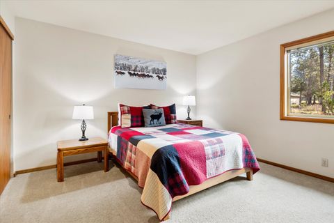 Tiny photo for 17894 Red Cedar Lane, Sunriver, OR 97707 (MLS # 220212252)