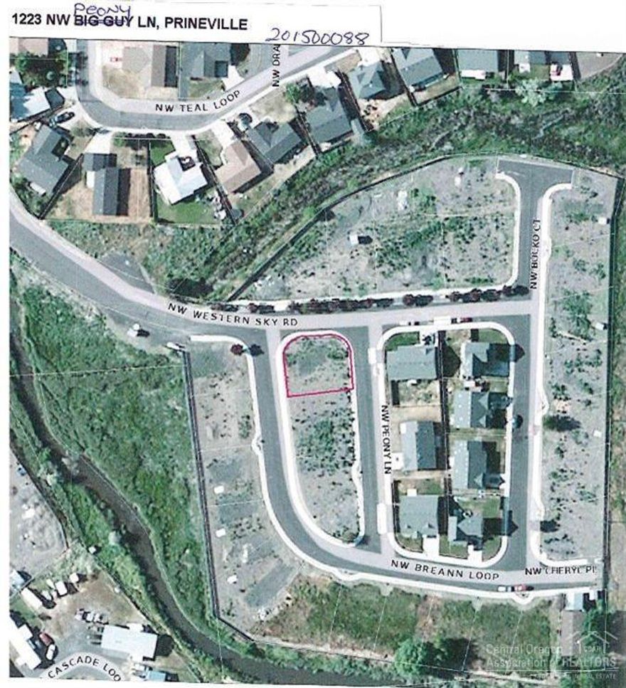 Lot ready for your new home in Western Sky Subdivision. Seller will pay 1/2 SDCs on behalf of buyer. Roads and sidewalks are in. Package available if developer is interested in 24 lots as a package.
