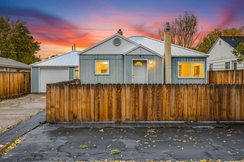 Photo of 787 NW 5th Street, Prineville, OR 97754 (MLS # 220211678)