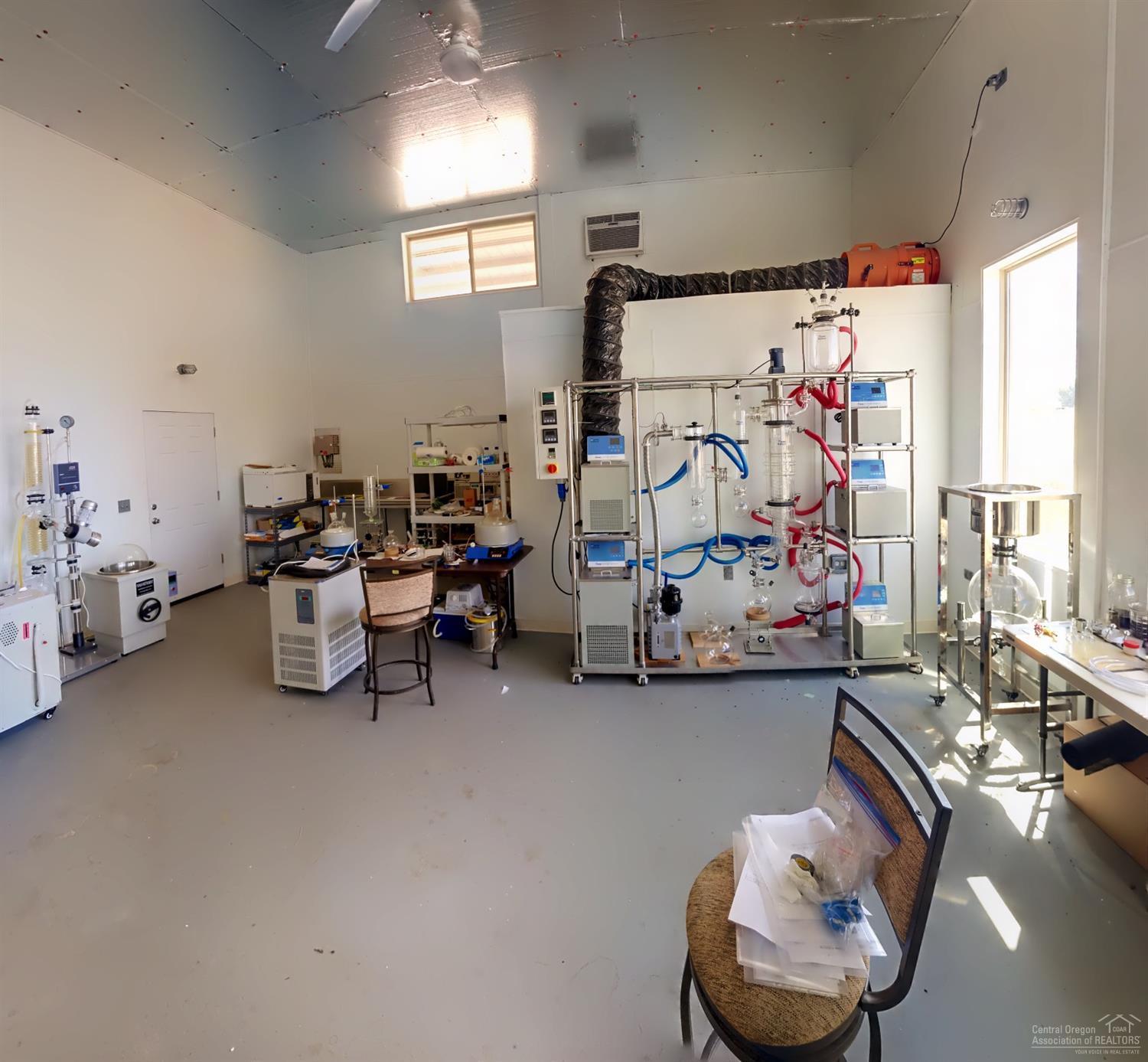 CLAJ - Commercial Sale