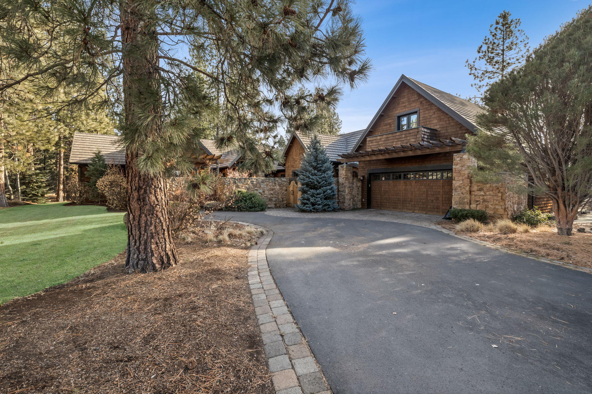 Broken Top - Residential