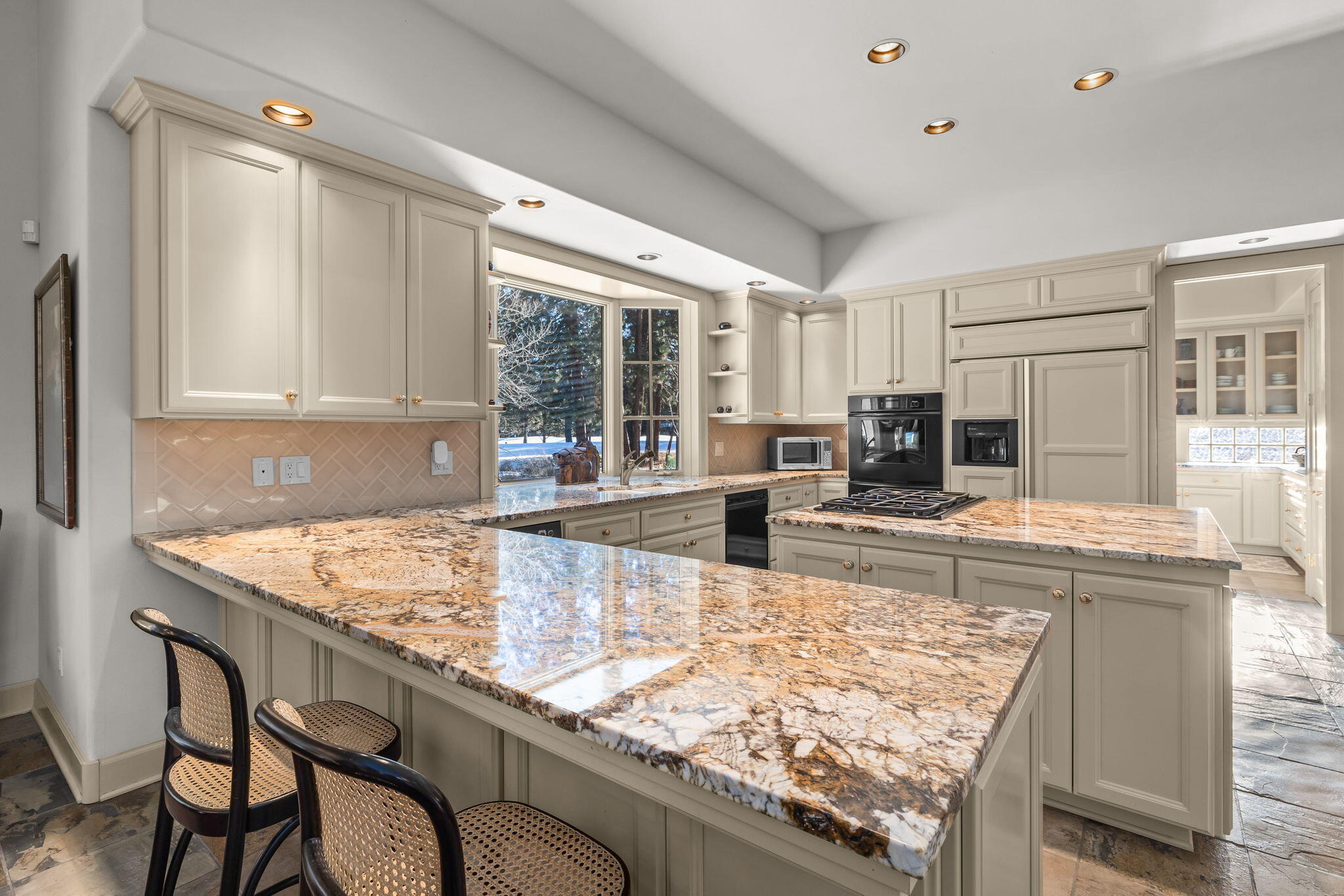 Broken Top - Residential