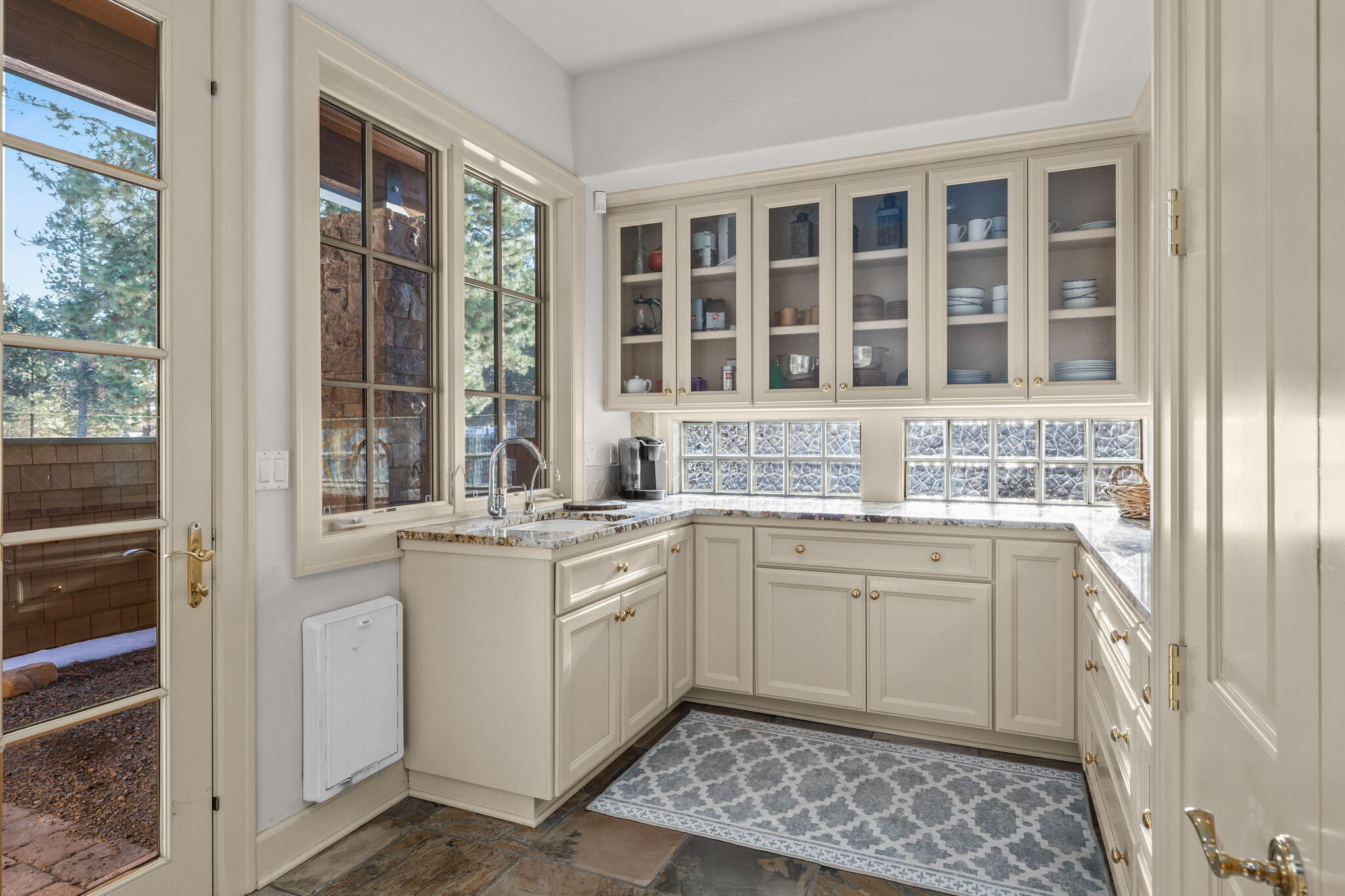 Broken Top - Residential