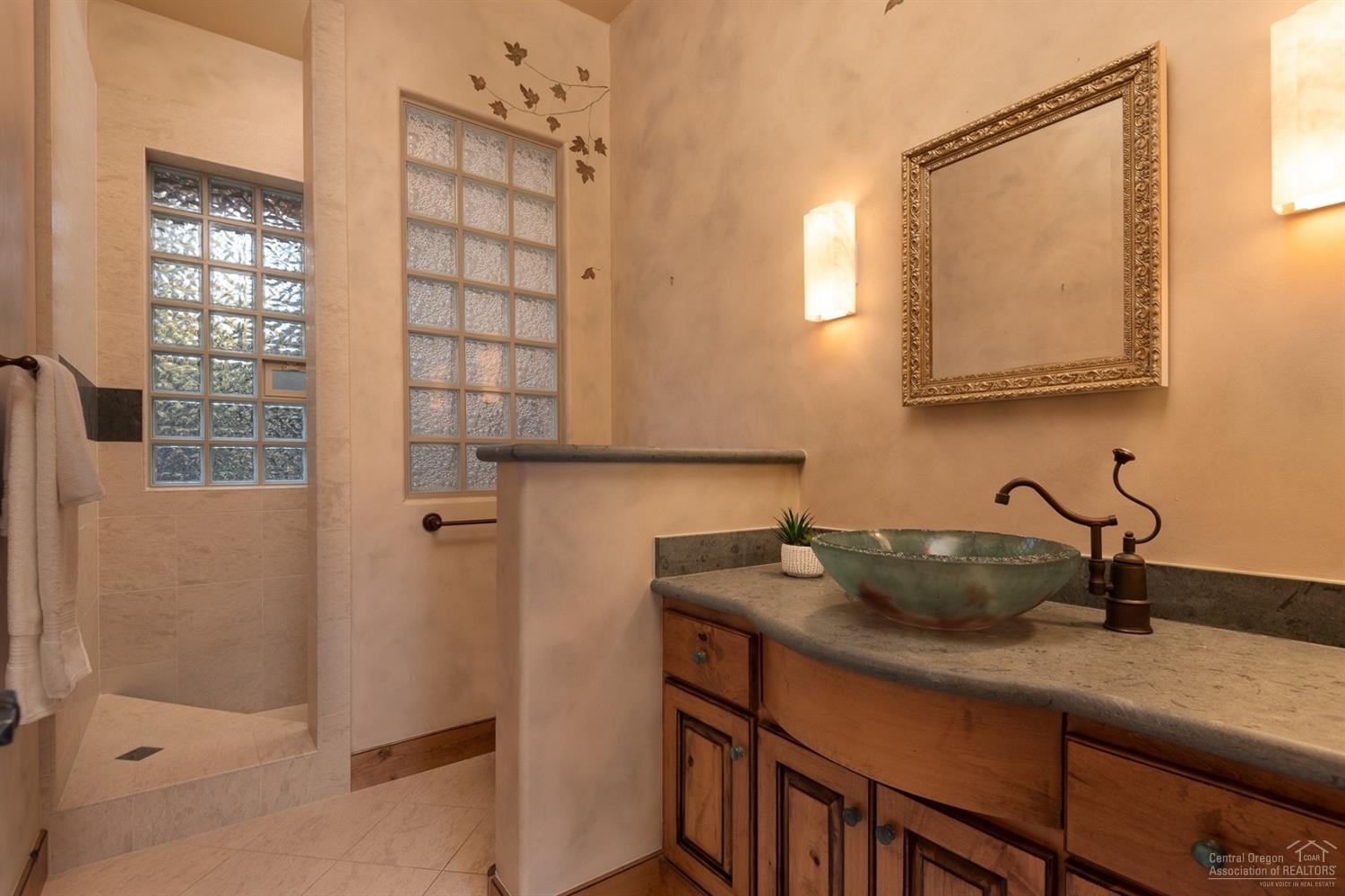 Broken Top - Residential