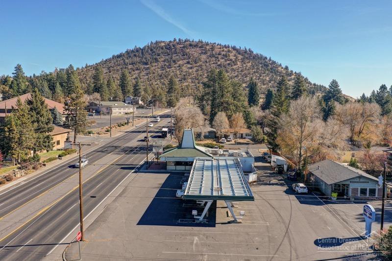 1st Addition Bend Pk - Commercial Sale