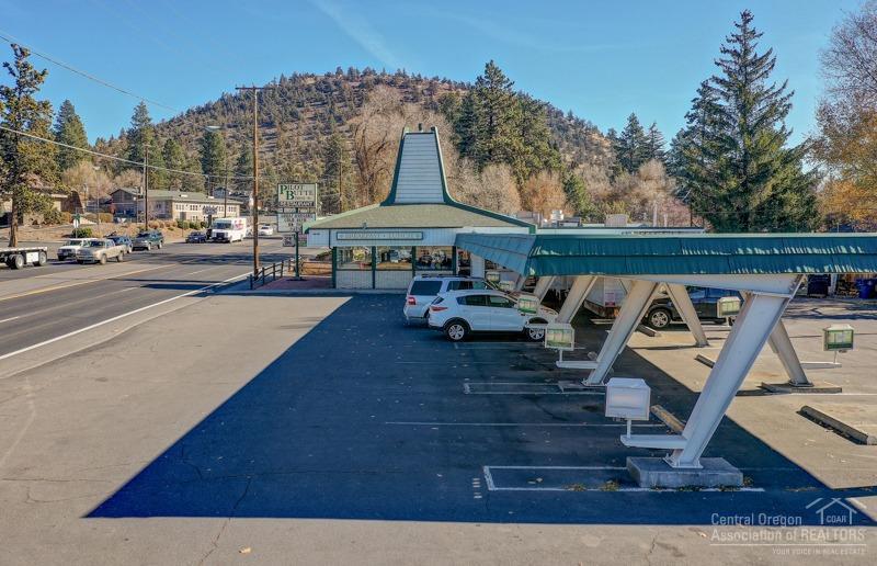 1st Addition Bend Pk - Commercial Sale