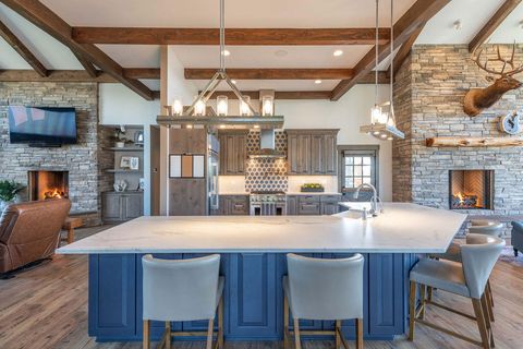 Tiny photo for 61465 White Peaks Court, Bend, OR 97702 (MLS # 220221777)