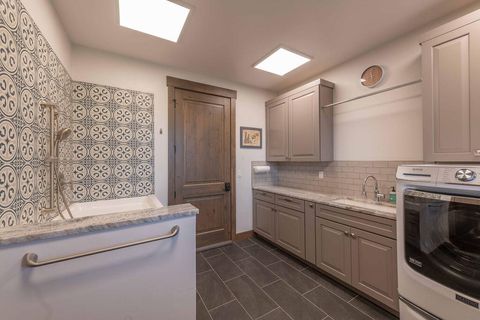 Tiny photo for 61465 White Peaks Court, Bend, OR 97702 (MLS # 220221777)