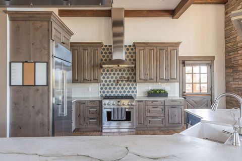 Tiny photo for 61465 White Peaks Court, Bend, OR 97702 (MLS # 220221777)