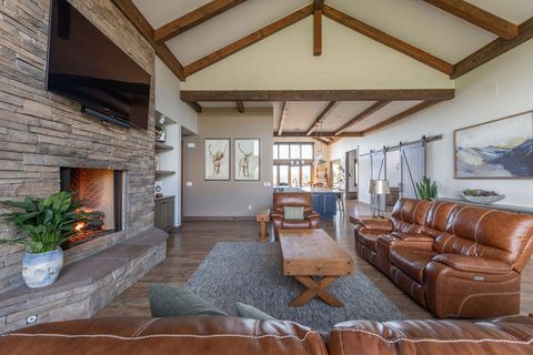 Tiny photo for 61465 White Peaks Court, Bend, OR 97702 (MLS # 220221777)