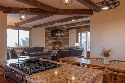 Tiny photo for 61465 White Peaks Court, Bend, OR 97702 (MLS # 220221777)