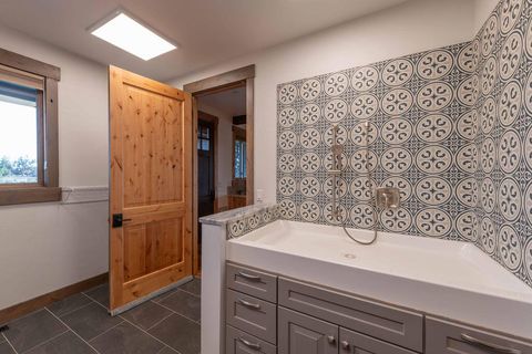 Tiny photo for 61465 White Peaks Court, Bend, OR 97702 (MLS # 220221777)