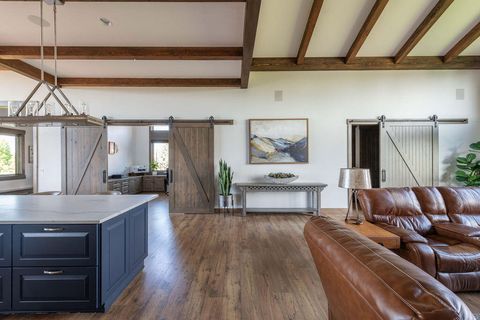 Tiny photo for 61465 White Peaks Court, Bend, OR 97702 (MLS # 220221777)
