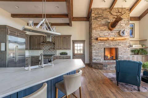 Tiny photo for 61465 White Peaks Court, Bend, OR 97702 (MLS # 220221777)