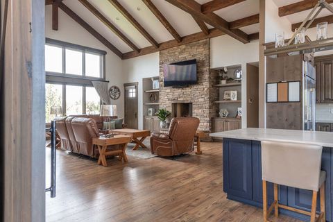 Tiny photo for 61465 White Peaks Court, Bend, OR 97702 (MLS # 220221777)