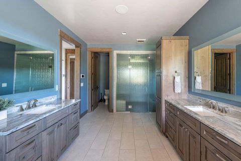 Tiny photo for 61465 White Peaks Court, Bend, OR 97702 (MLS # 220221777)
