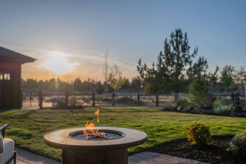 Tiny photo for 61465 White Peaks Court, Bend, OR 97702 (MLS # 220221777)